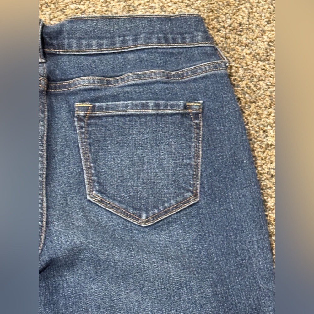 Old Navy Original Mid Rise Classic Blue Women's Stretch Boot Cut Jeans Size 4P - Picture 7 of 10